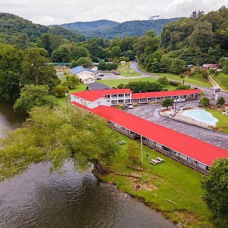 Lloyd'S On The River Country Inn By Oyo Bryson City Zewnętrze zdjęcie