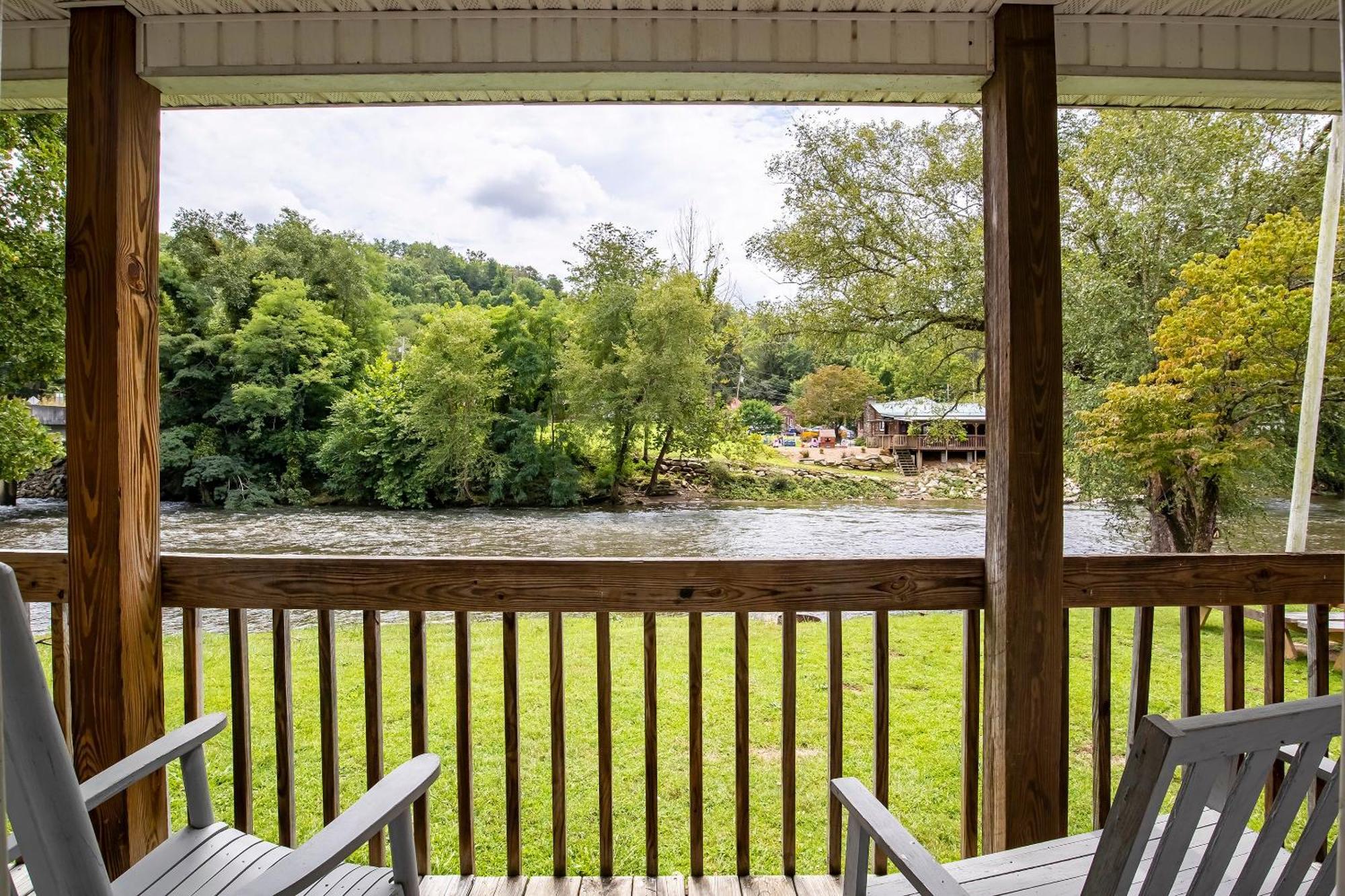 Lloyd'S On The River Country Inn By Oyo Bryson City Zewnętrze zdjęcie