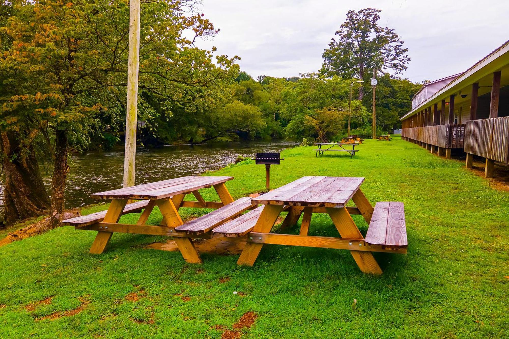 Lloyd'S On The River Country Inn By Oyo Bryson City Zewnętrze zdjęcie
