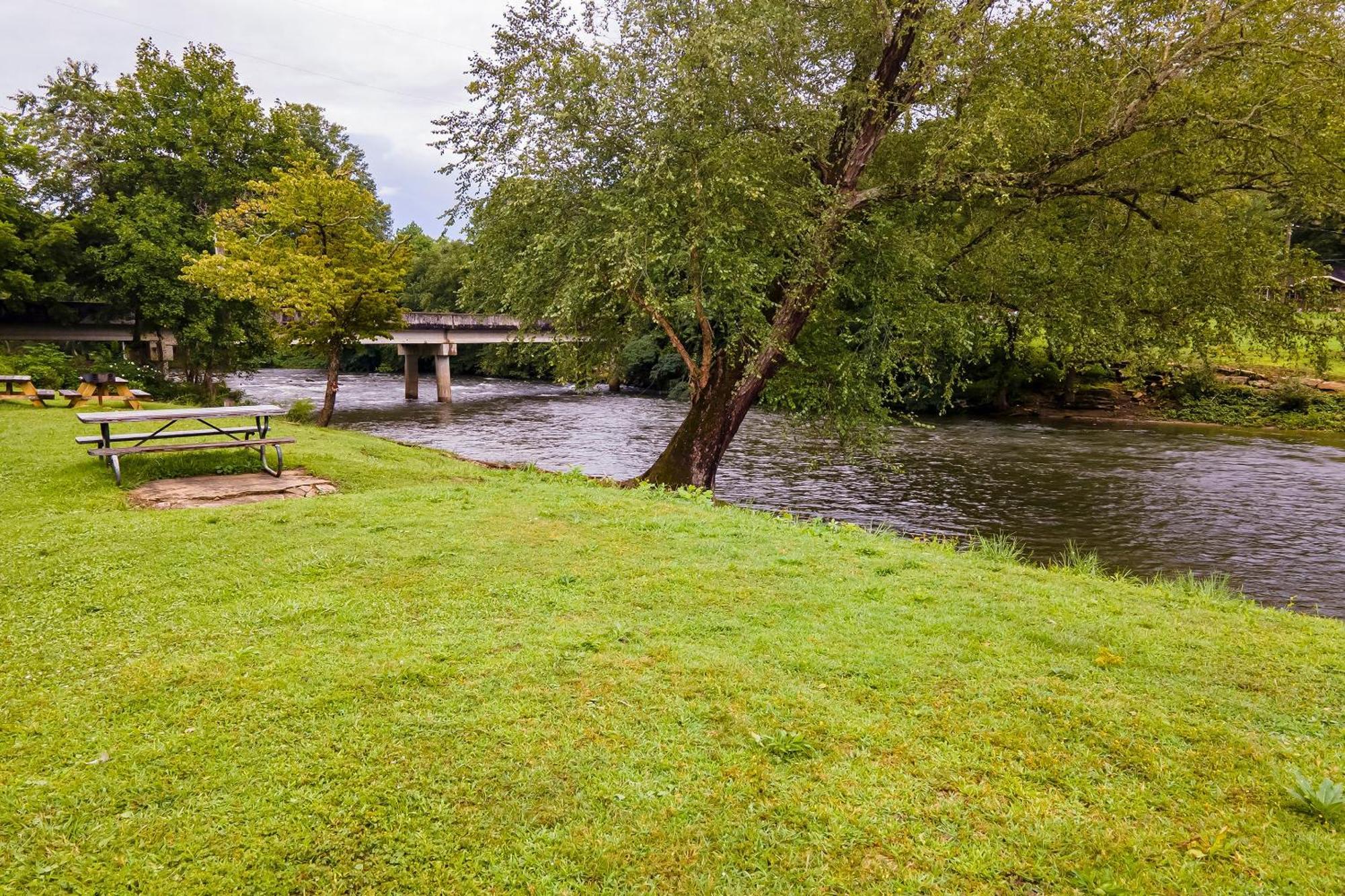Lloyd'S On The River Country Inn By Oyo Bryson City Zewnętrze zdjęcie